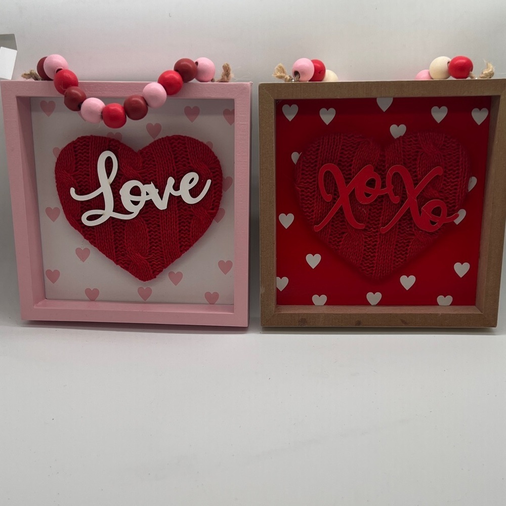 Love & XOXO Heart Wall Accents
